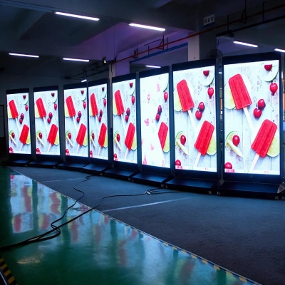 Caisson en acier robuste et verre trempé de protection pour totem LED